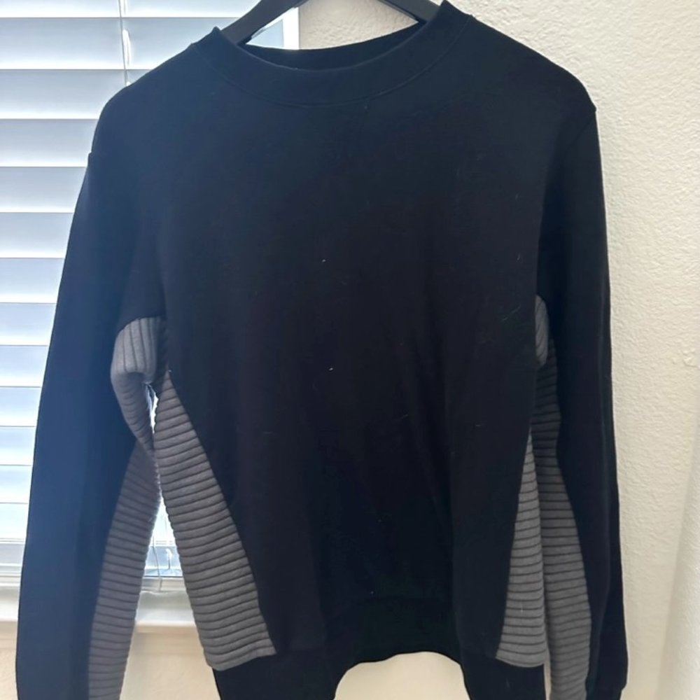 Alo Black Ribbed Sweatshirt